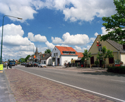 21584 Gezicht op de panden Meerndijk 18 (café De Don)-lager te De Meern (gemeente Utrecht), richting Rijksstraatweg.